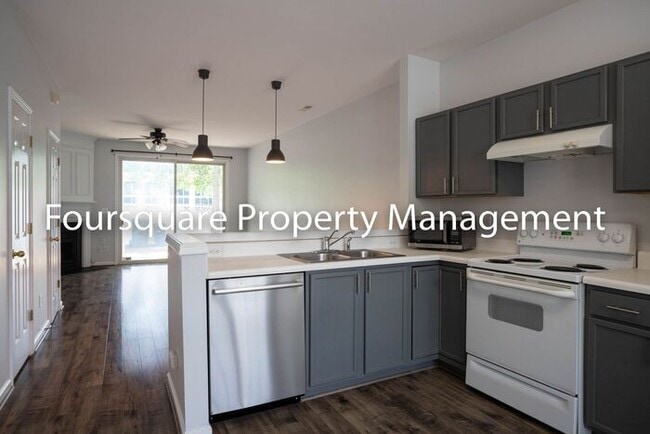 Building Photo - Townhome| Washer/ Dryer Included| Back Pat...