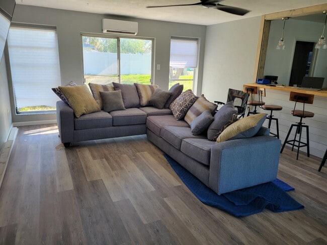 Building Photo - 22227 Hernando Ave