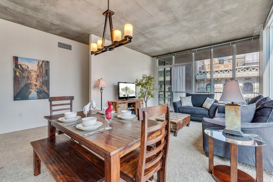 Building Photo - 1431 Curtis Street