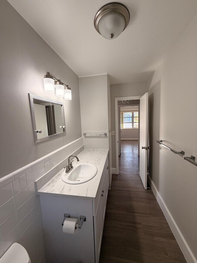 Building Photo - 612 Prosperity Farms Rd