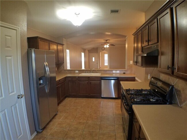 Building Photo - 2488 Green Meadows Ln