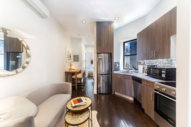 Building Photo - 1113 York Ave