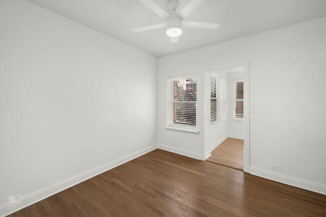 Building Photo - “Spacious 4-Bedroom Duplex in Rogers Park With In-Unit Laundry & Pet-Friendly Living!”