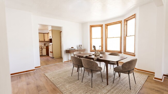 Building Photo - 816 W 22nd St