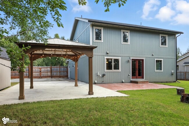 Building Photo - 4 Bedroom | 2.5 Bathroom | Garage - Conven...