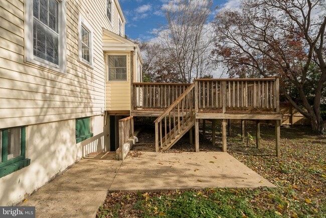 Building Photo - 4818 22nd Rd N