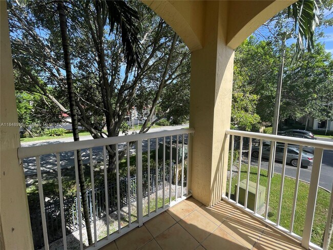 Building Photo - 160 Jacaranda Country Club Dr