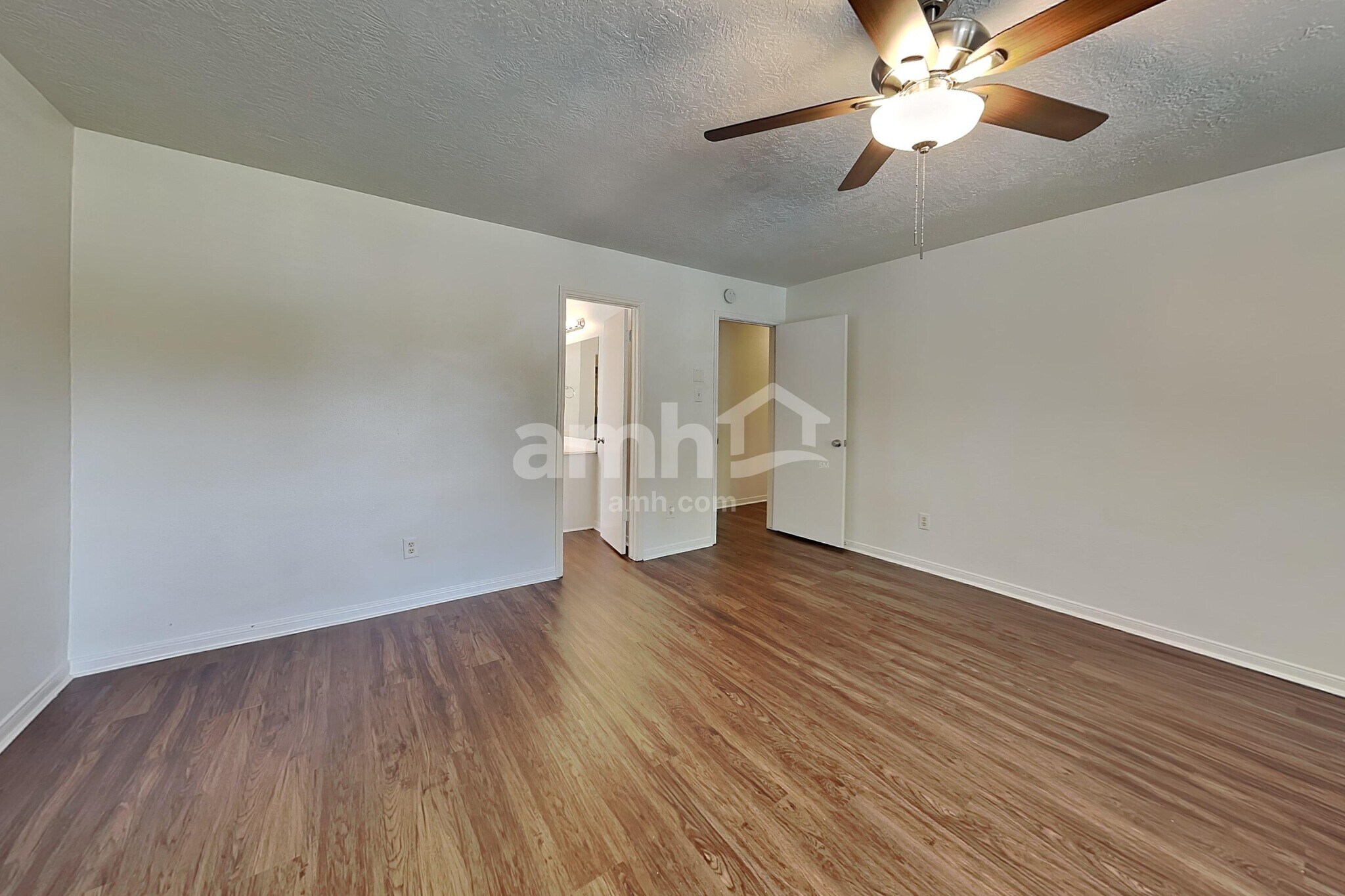 Building Photo - 5349 Yale Dr