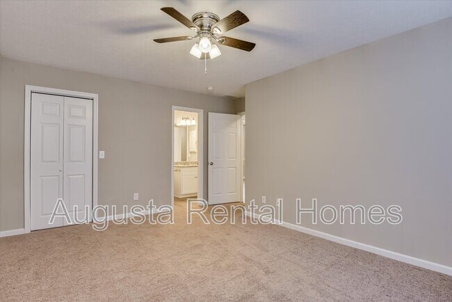 Building Photo - 108 Kelly Dr