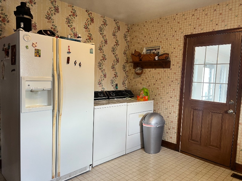 Building Photo - 920 Riverview Dr