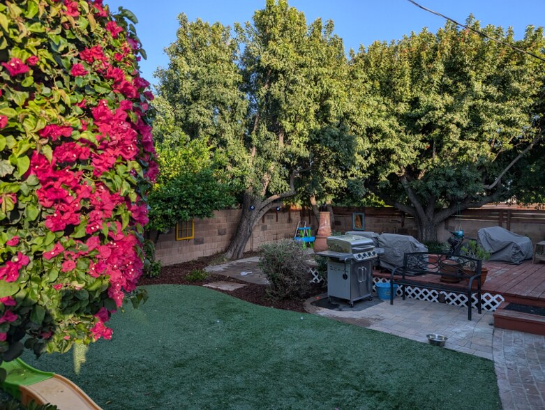 Building Photo - 8120 Paso Robles Ave