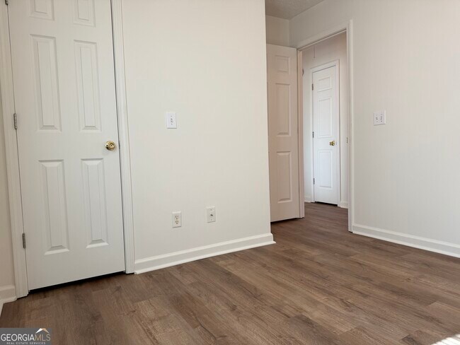 Building Photo - 160 2nd St