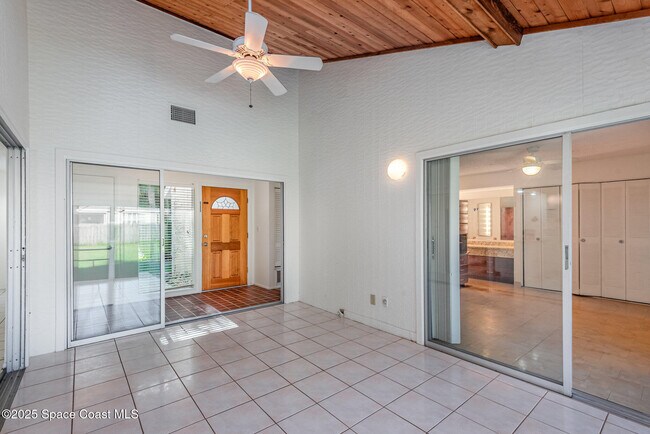 Building Photo - 261 Edgewater Ave SE