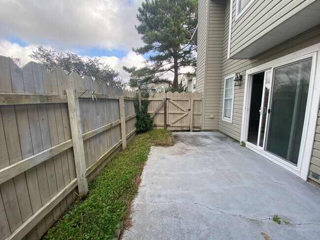 Building Photo - Columbus Station Condo