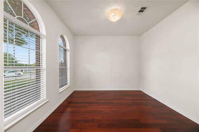 Building Photo - 9862 Red Cedar Dr