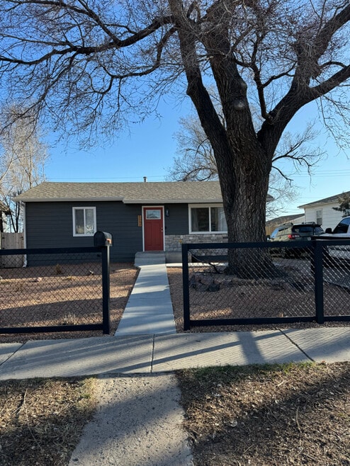 Building Photo - 1523 S Fountain St