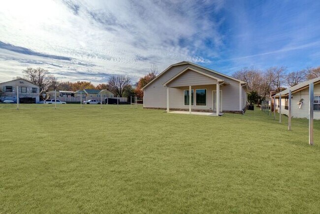 Building Photo - Modern 4BR Craftsman in The Heights – $500...