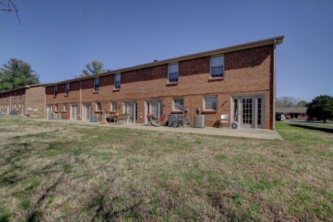 Building Photo - 812 Golf View Pl