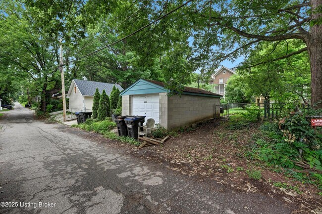 Building Photo - 2059 Alta Ave