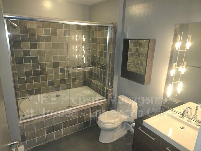 Building Photo - 200 Hoover Ave