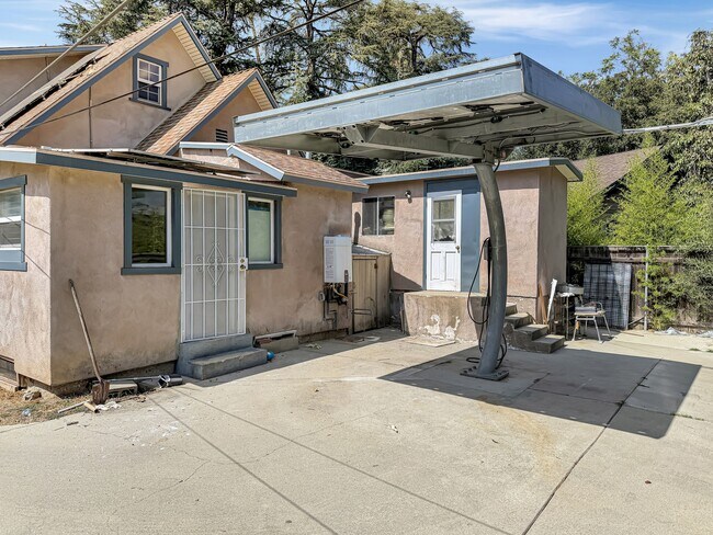 Building Photo - 1824 Lundy Ave