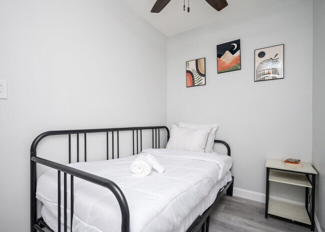 Building Photo - 215 Piedmont Ave NE