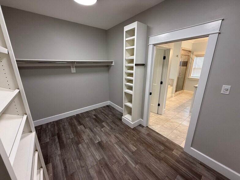 Building Photo - 1270 Dorado Way