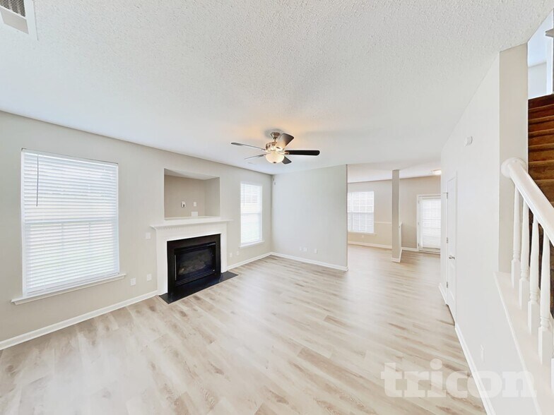 Building Photo - 6103 Glen Way Dr