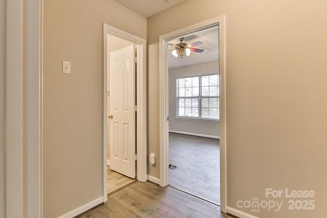 Building Photo - 9522 Bird Watch Ln