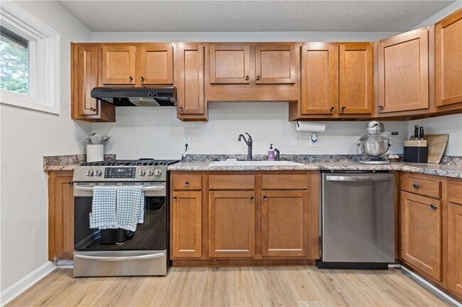 Building Photo - 1723 S Alvarado Terrace SW