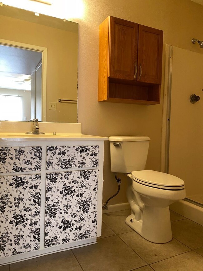 Building Photo - I-10 and Baseline, 3 bed, 2 bath, Patio home Fridge Included
