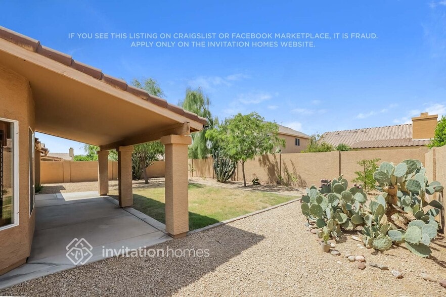 Building Photo - 4558 E Via Dona Rd