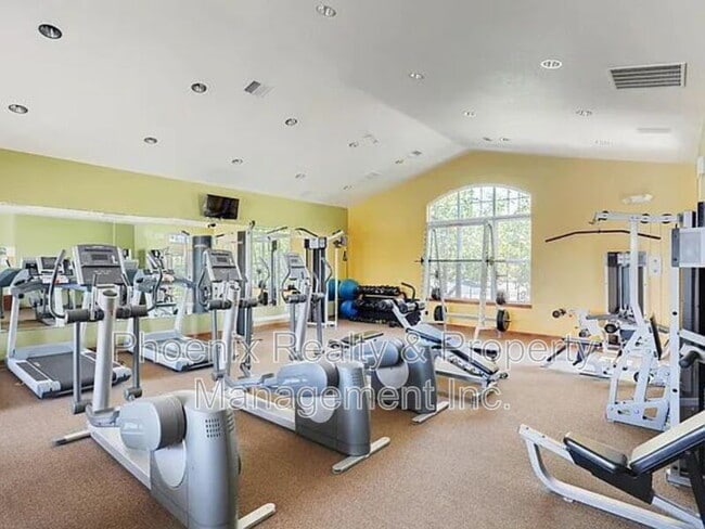 Building Photo - 2900 Blue Sky Cir