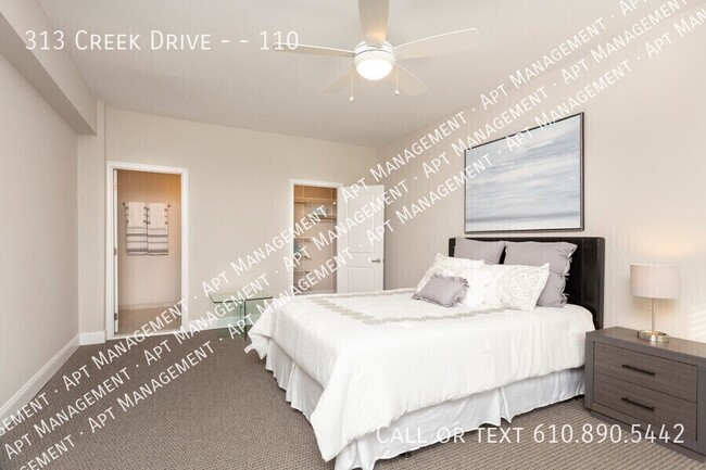 Building Photo - 313 Creek Dr