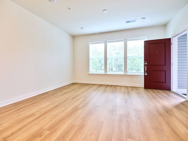 Building Photo - 16076 Frederick Rd