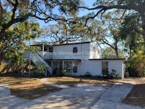 Building Photo - 643 Wisteria Ct