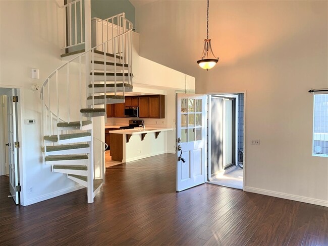 Building Photo - Amazing condo located in desirable Aliso Viejo!