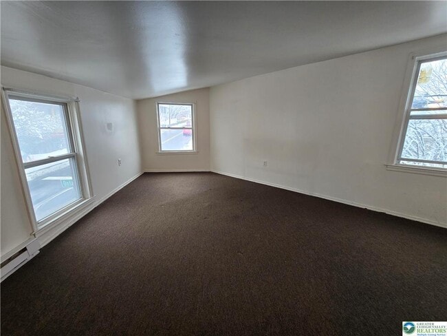 Building Photo - 836 Wyandotte St