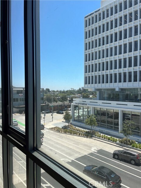 Building Photo - 175 S Lake Ave
