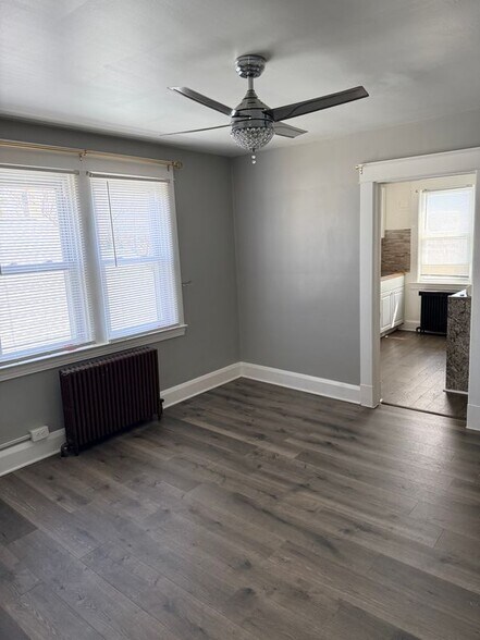 Building Photo - 5913 Bertram Ave