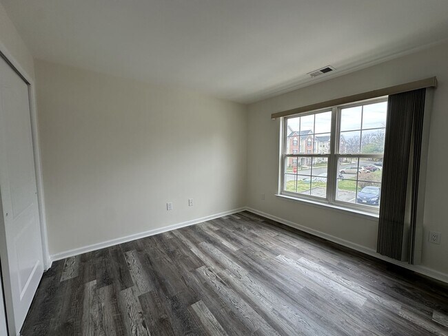 Building Photo - 3 bedrooms, 1 bathroom