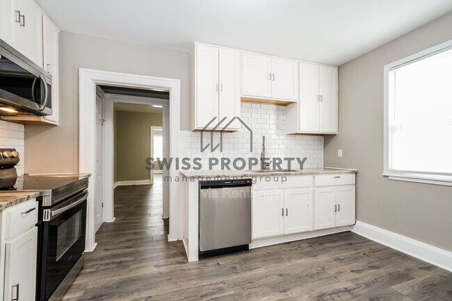 Building Photo - 761 Seymour Ave