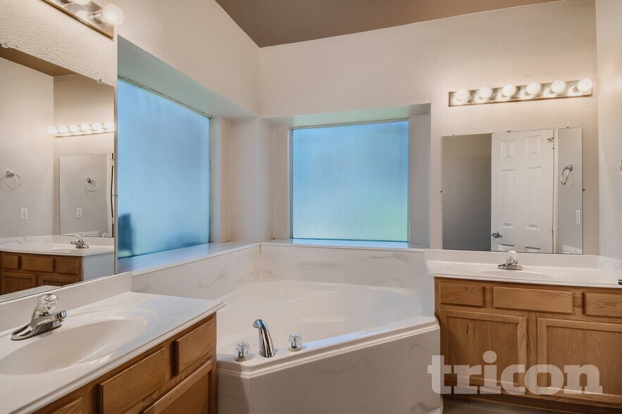 Building Photo - 761 Meghann Ln