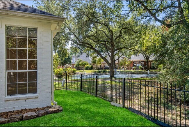 Building Photo - 6650 Camptown Cir