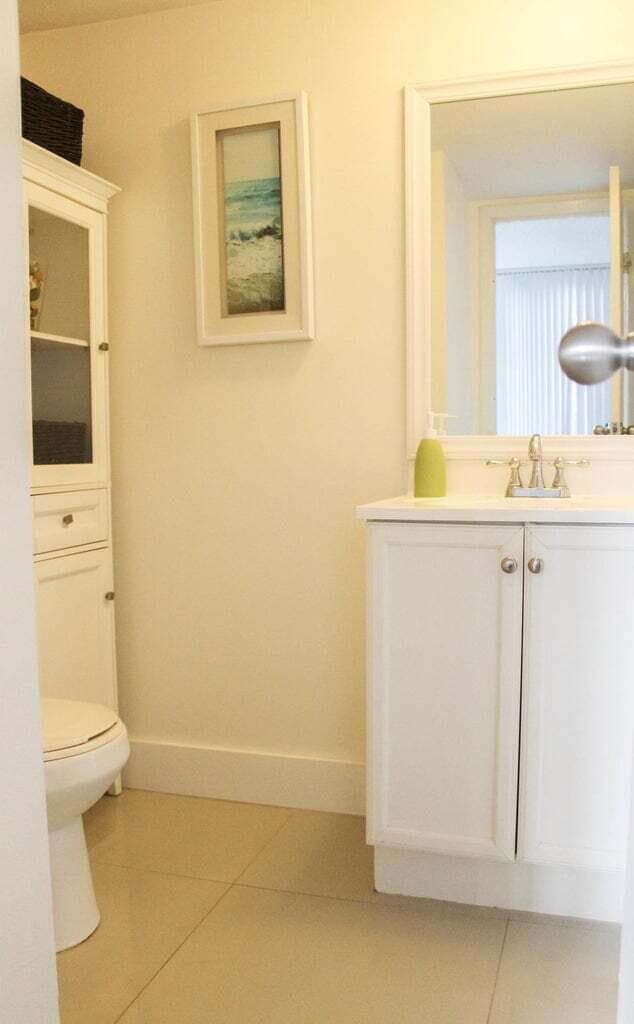 Building Photo - 1830 Embassy Dr