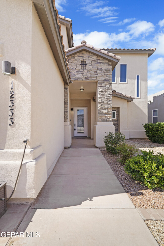 Building Photo - 12333 Desert Dove Ave