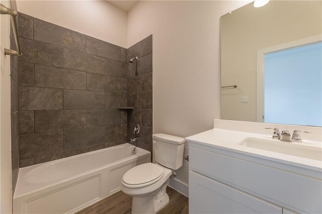 Building Photo - 178 Brooks Ranchi Dr