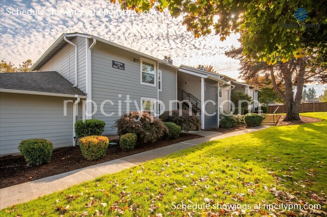 Building Photo - Charming 904 sqft 2-Bed Condo in Tualatin!