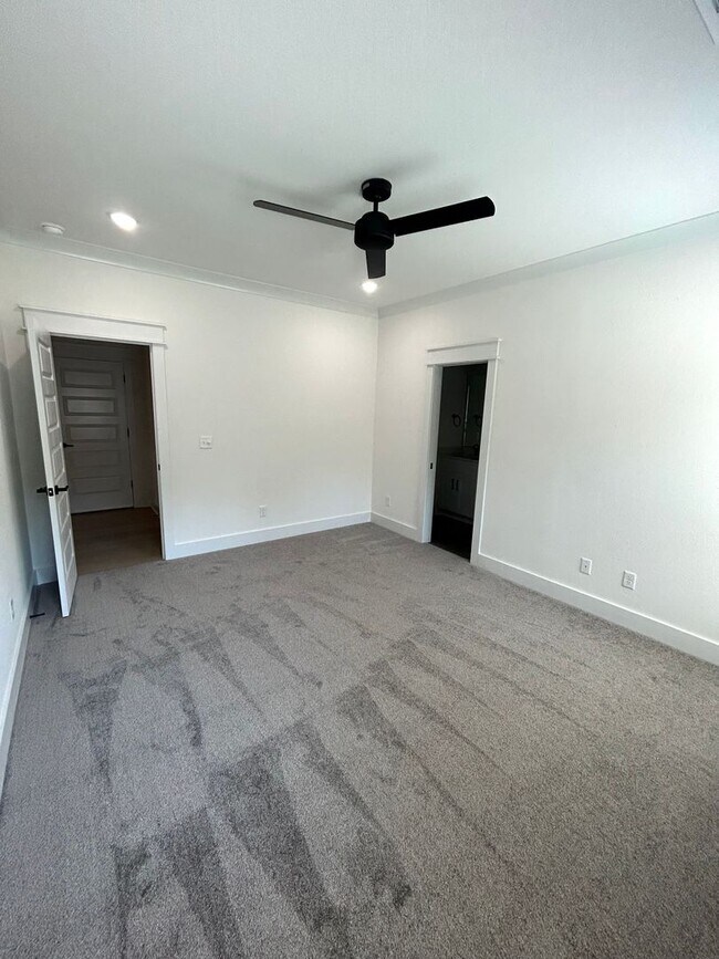 Building Photo - 23 Lockerbie Cir