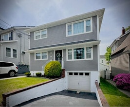 Building Photo - 119 Melrose Ave